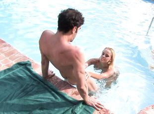 Pool, Britney