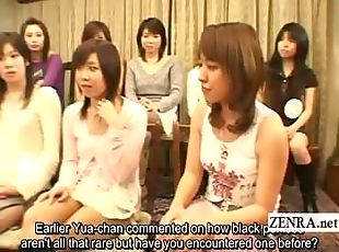 סטודנט, יפני, שחור, נקבה בלבוש גבר עירום